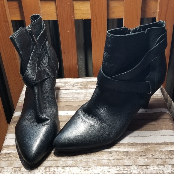 Kenneth Cole Reaction Womens Booties size 8 - Picture 5 of 5